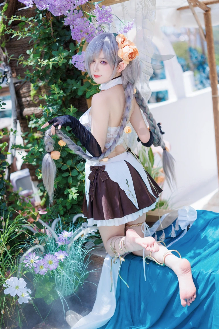 封疆疆v《埃佛森》写真图集 12P｜在线预览与图包下载