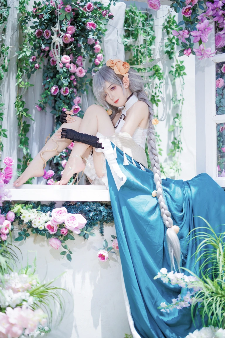 封疆疆v《埃佛森》写真图集 12P｜在线预览与图包下载