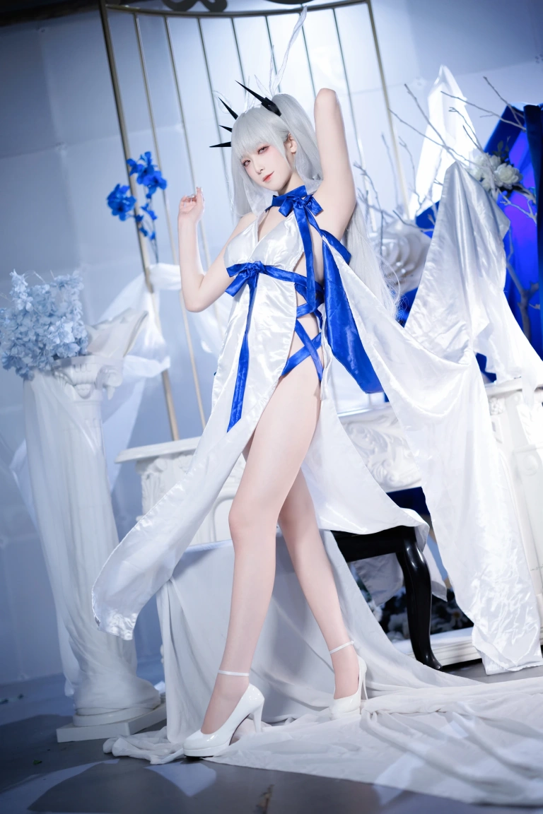 封疆疆v《碧蓝航线 可畏礼服》写真图集 32P｜在线预览与图包下载