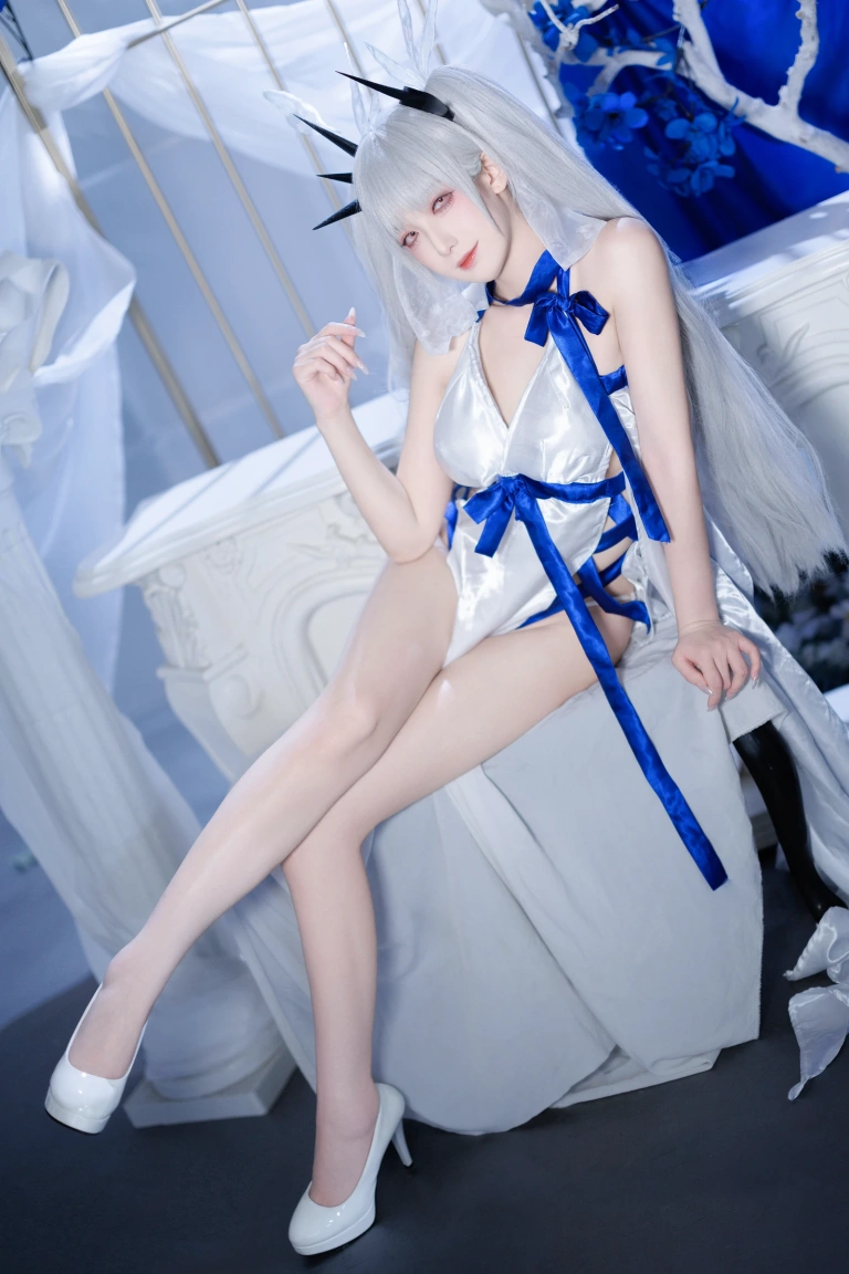 封疆疆v《碧蓝航线 可畏礼服》写真图集 32P｜在线预览与图包下载