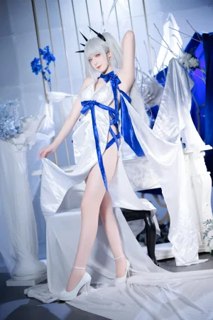 封疆疆v《碧蓝航线 可畏礼服》写真图集 32P｜在线预览与图包下载