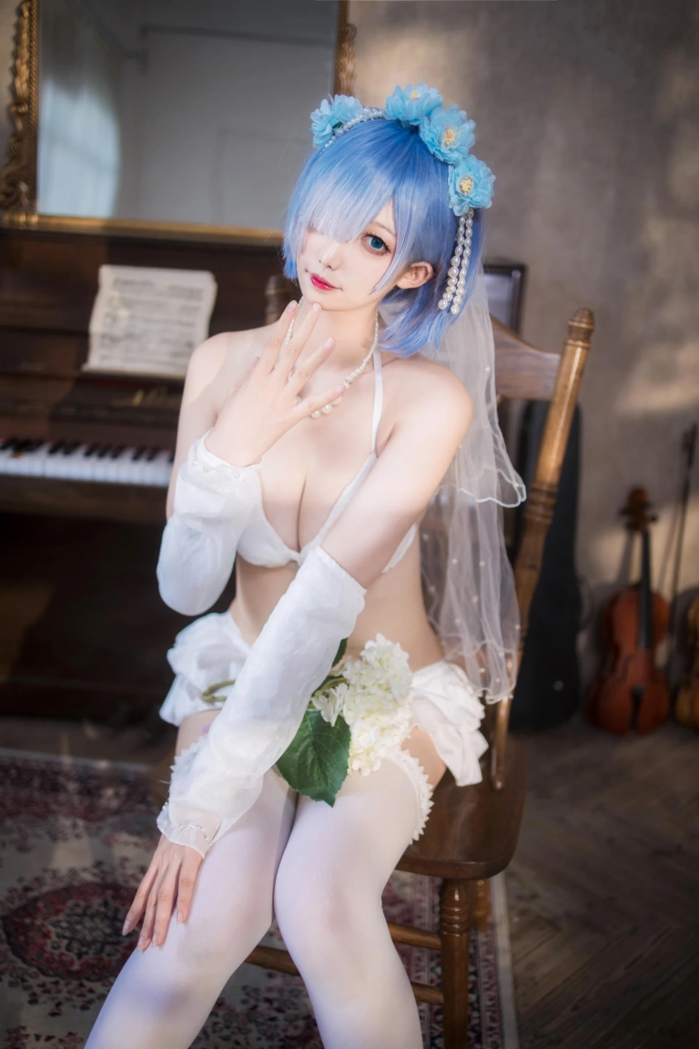 封疆疆v《蕾姆花嫁》写真图集 26P｜在线预览与图包下载