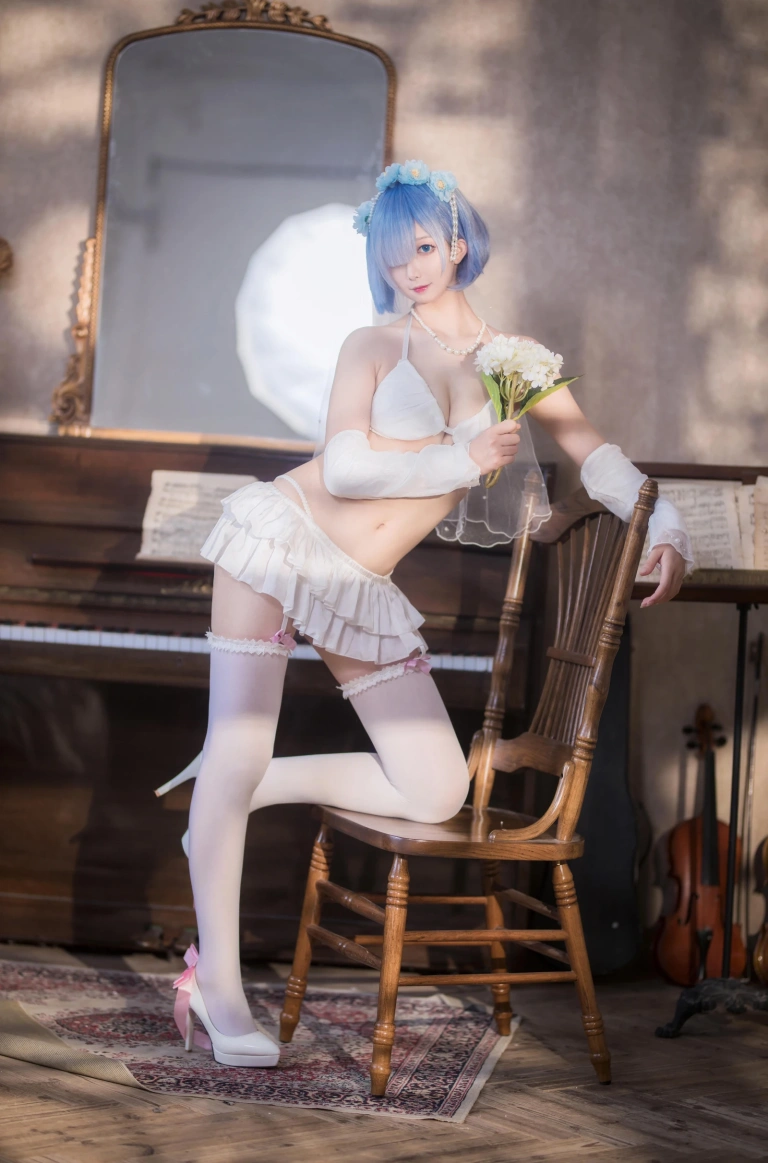 封疆疆v《蕾姆花嫁》写真图集 26P｜在线预览与图包下载