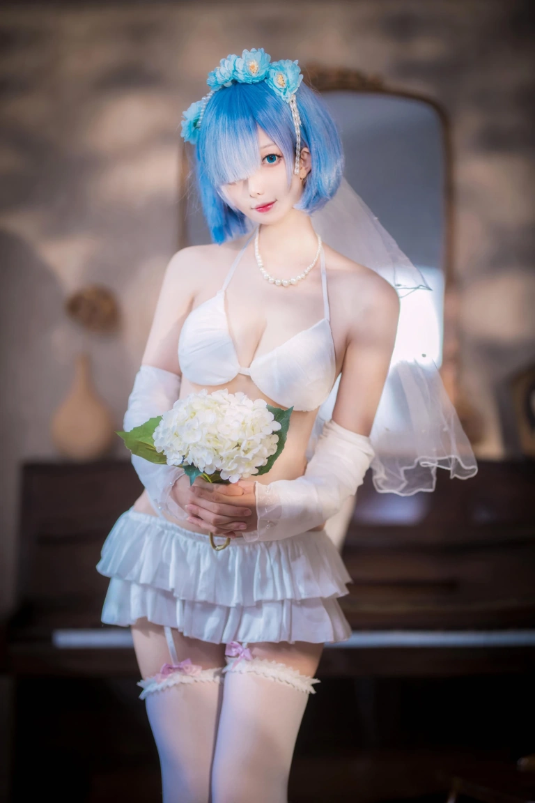 封疆疆v《蕾姆花嫁》写真图集 26P｜在线预览与图包下载