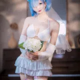 封疆疆v《蕾姆花嫁》写真图集 26P｜在线预览与图包下载