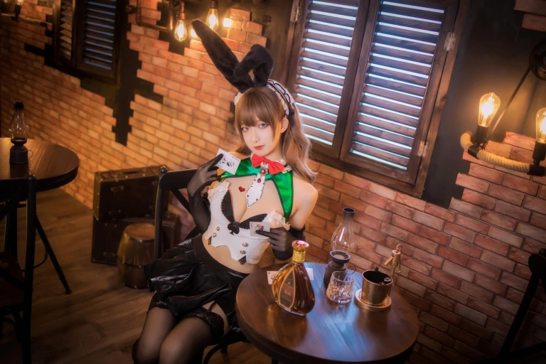 封疆疆v《莫妮卡女郎》写真图集 31P｜在线预览与图包下载