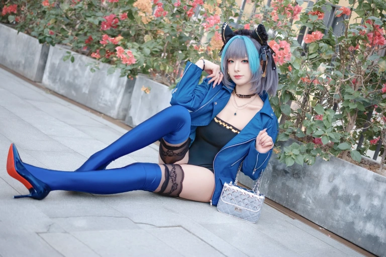 封疆疆v《碧蓝航线 柴郡常服》写真图集 27P｜在线预览与图包下载