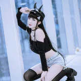 封疆疆v《碧蓝航线 能代》写真图集 16P｜在线预览与图包下载