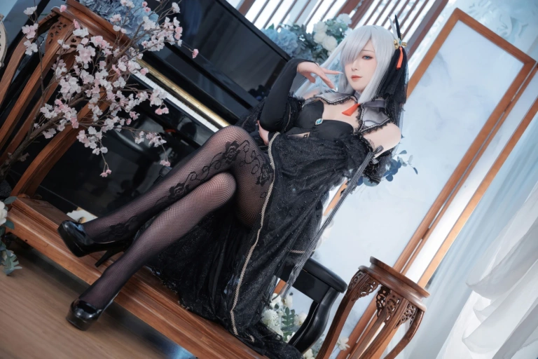 封疆疆v《原神 申鹤同人黑婚纱》写真图集 20P｜在线预览与图包下载
