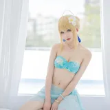 封疆疆v《FGO Saber泳装》写真图集 49P｜在线预览与图包下载