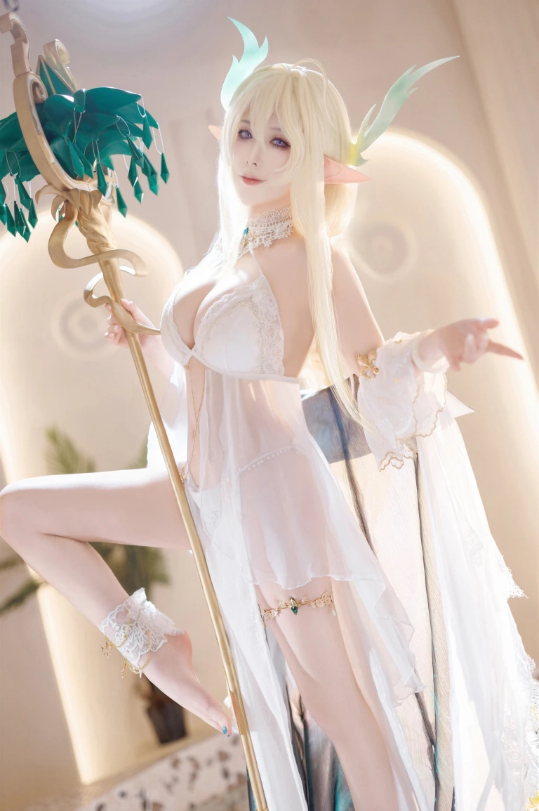 封疆疆v《碧蓝航线 金狮》写真图集 27P｜在线预览与图包下载