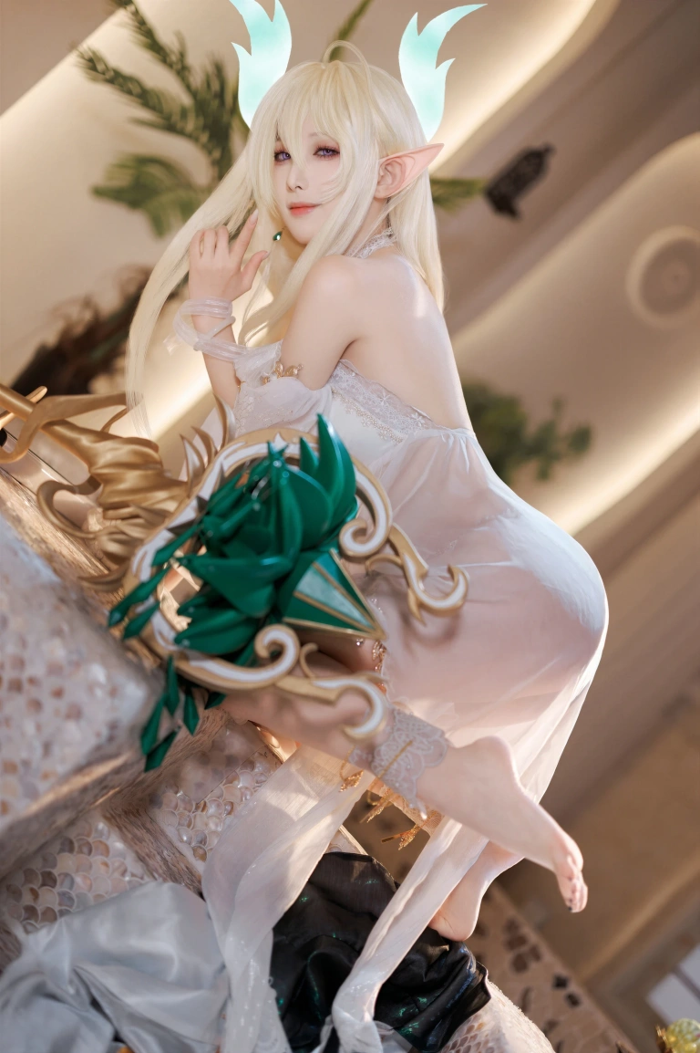 封疆疆v《碧蓝航线 金狮》写真图集 27P｜在线预览与图包下载