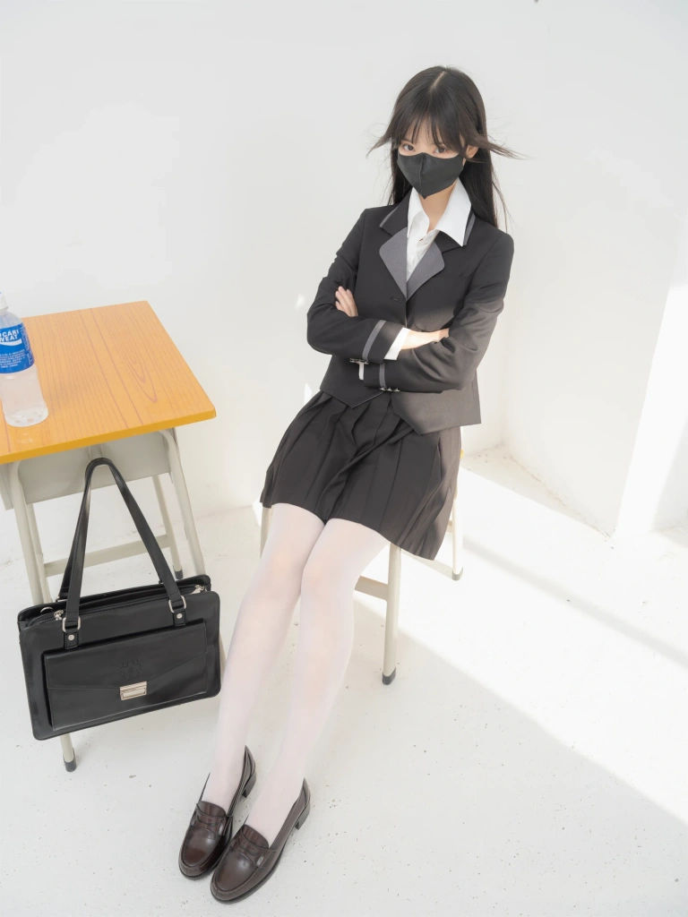 紧急企划《见希w 职员》写真图集 91P｜在线预览与图包下载