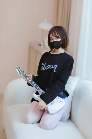 洛桑w伊梓《升玖老师》写真图集 38P｜在线预览与图包下载