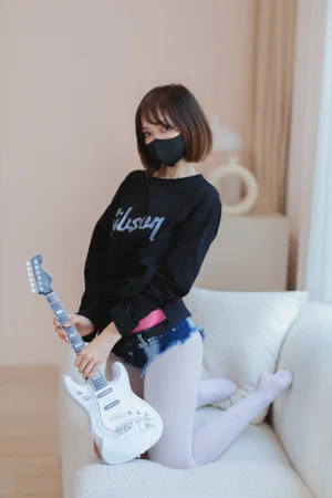 洛桑w伊梓《升玖老师》写真图集 38P｜在线预览与图包下载