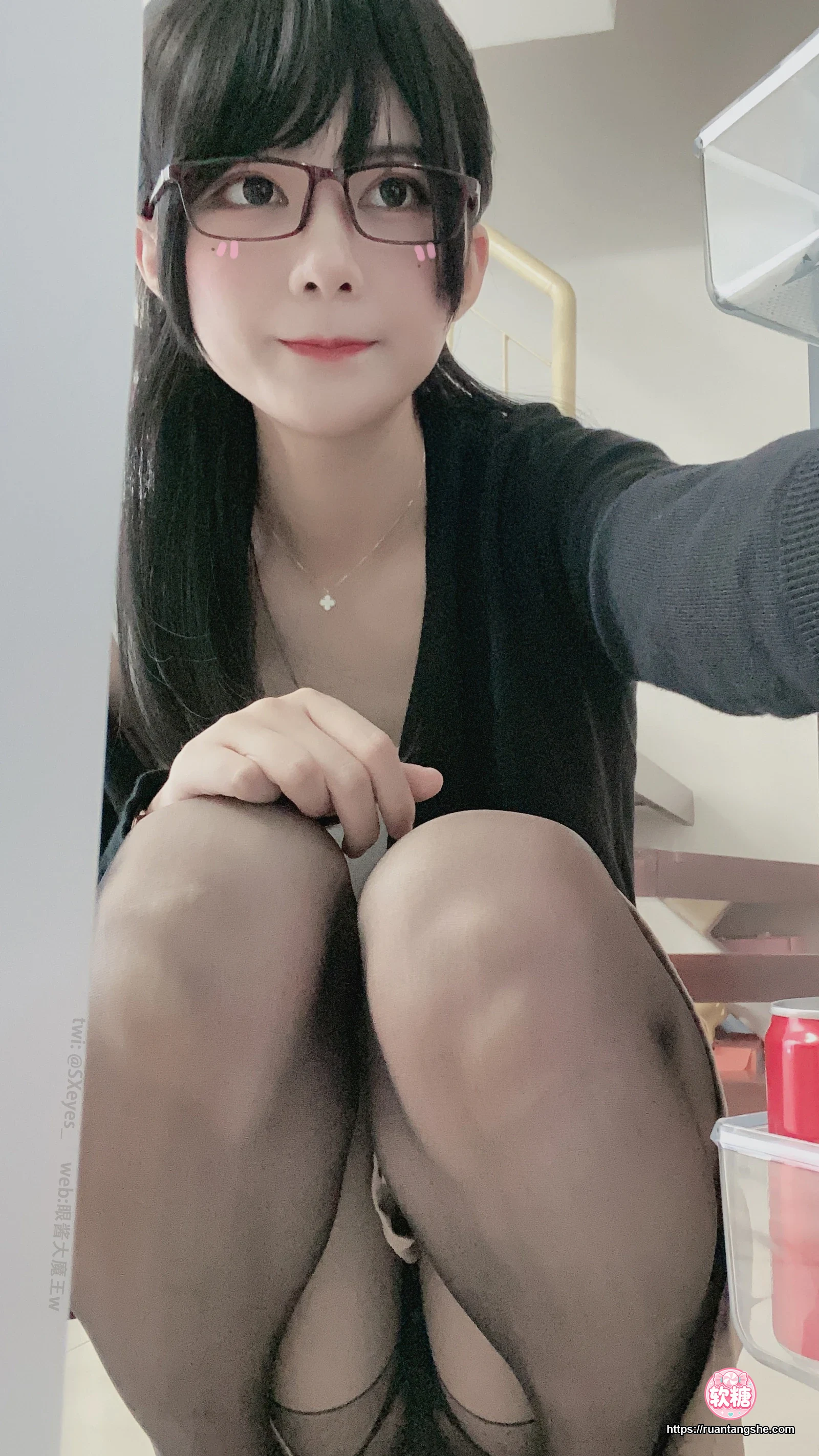 眼酱大魔王w 眼酱大魔王w NO.001 - 想喝可乐的OL