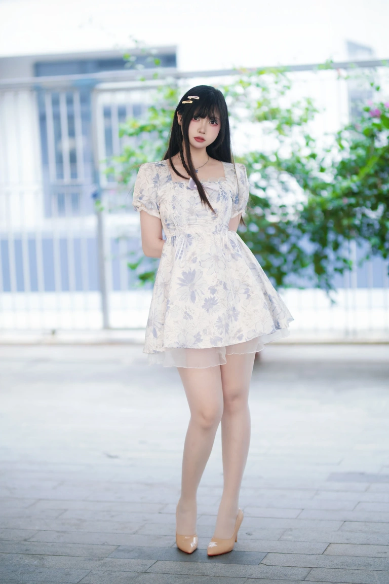 洛桑w伊梓《春夏之交》写真图集 45P｜在线预览与图包下载
