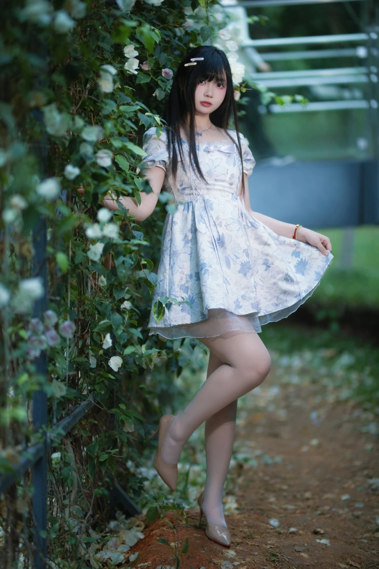 洛桑w伊梓《春夏之交》写真图集 45P｜在线预览与图包下载