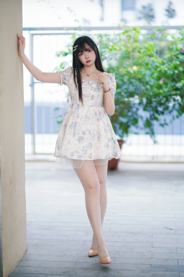 洛桑w伊梓《春夏之交》写真图集 45P｜在线预览与图包下载