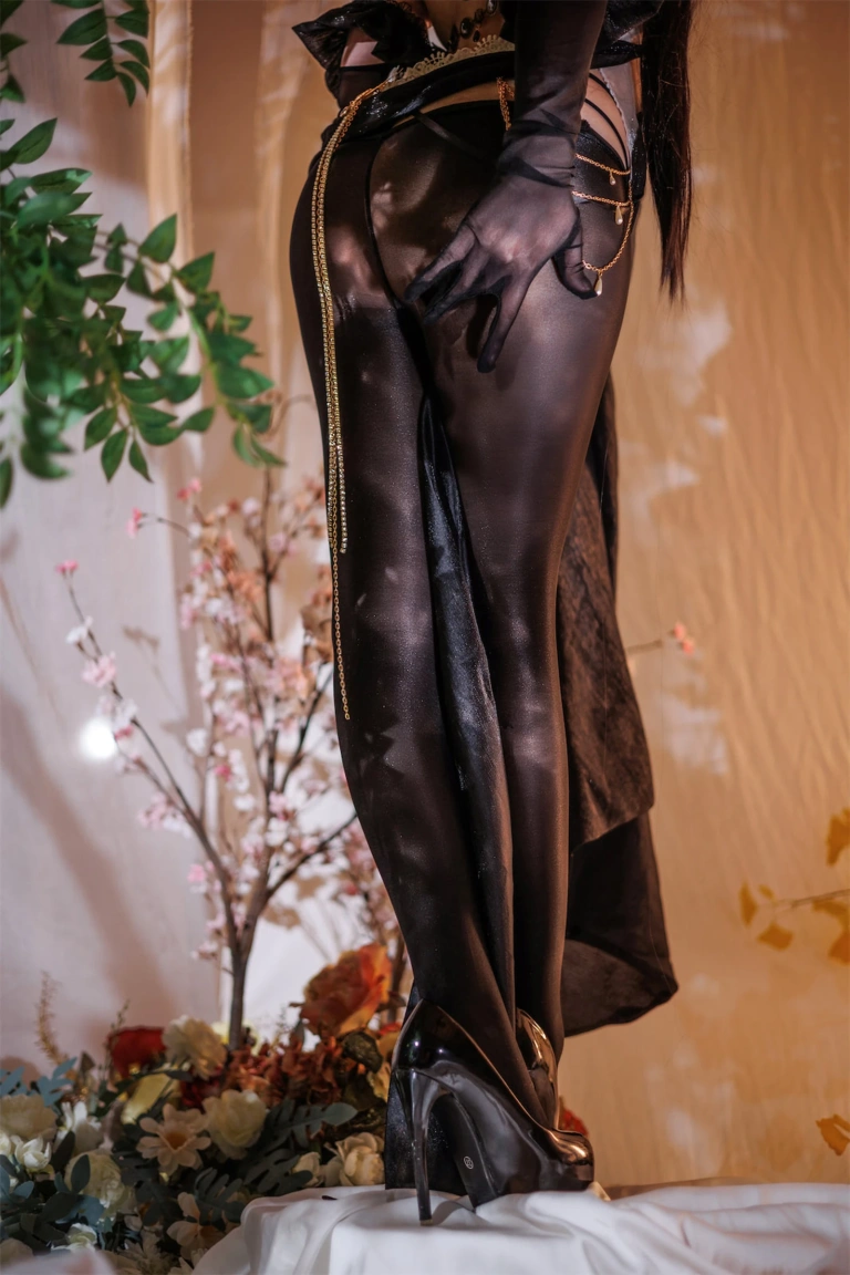 樱落酱w《碧蓝航线 镇海潋滟水色》写真图集 32P｜在线预览与图包下载
