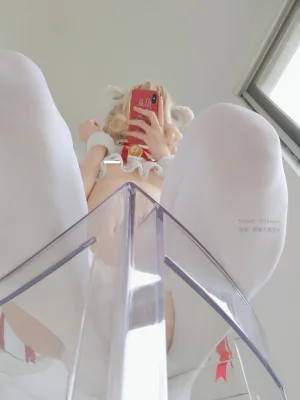 眼酱大魔王w《羊咩咩w》写真图集 10P｜在线预览与图包下载