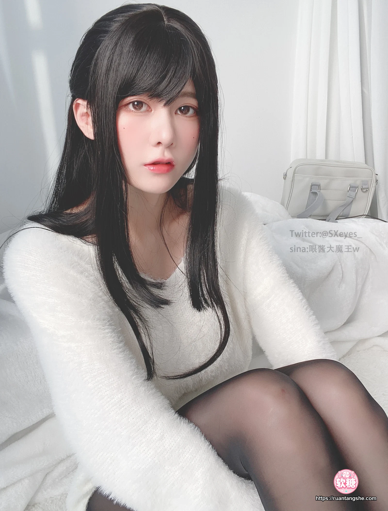 眼酱大魔王w 眼酱大魔王w NO.030 - 毛衣黑丝