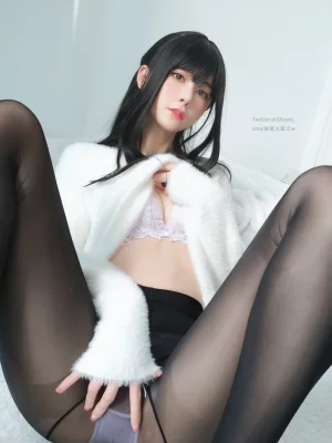 眼酱大魔王w《毛衣黑丝》写真图集 39P+1V｜在线预览与图包下载