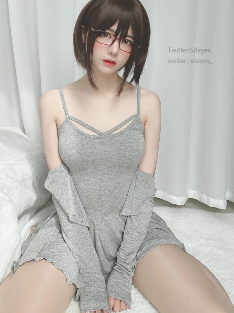 眼酱大魔王w《肉丝连衣裙》写真图集 30P｜在线预览与图包下载