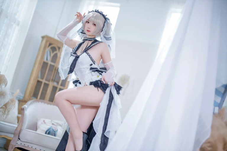 樱落酱w《碧蓝航线 可畏礼服》写真图集 20P｜在线预览与图包下载