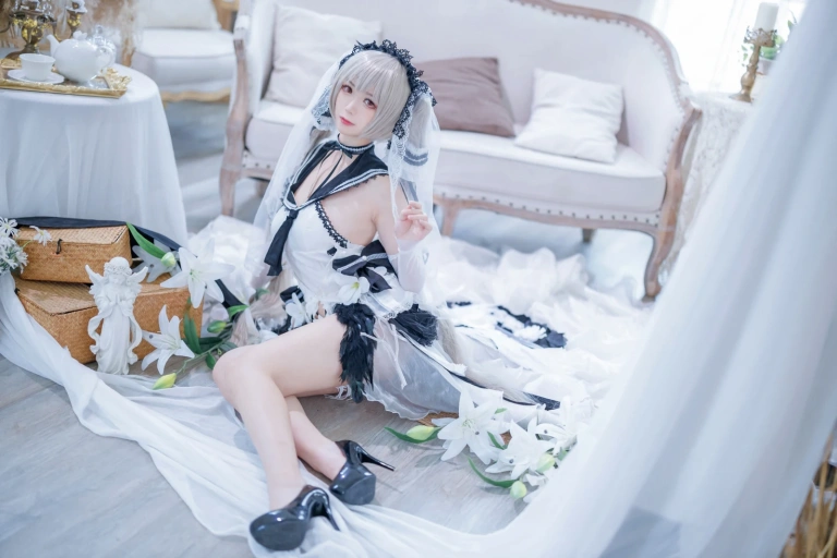 樱落酱w《碧蓝航线 可畏礼服》写真图集 20P｜在线预览与图包下载
