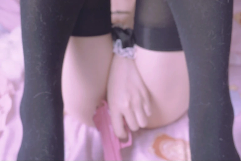 眼酱大魔王w《持枪少女》写真图集 20P｜在线预览与图包下载