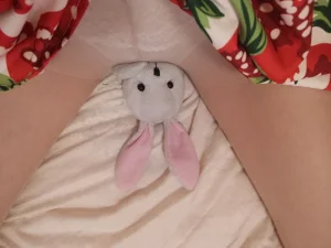 眼酱大魔王w《肉丝踩玩偶带视频》写真图集 15P+3V｜在线预览与图包下载
