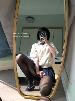 眼酱大魔王w《VOL.24 小学妹》写真图集 35P｜在线预览与图包下载