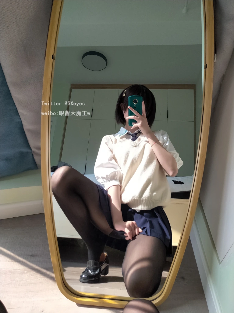 眼酱大魔王w《VOL.24 小学妹》写真图集 35P｜在线预览与图包下载