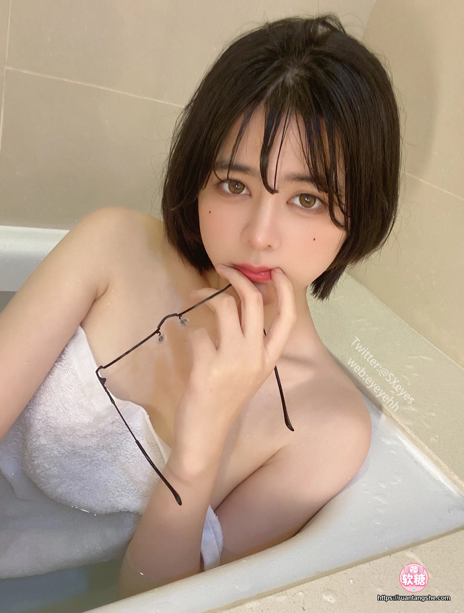 眼酱大魔王w 眼酱大魔王w NO.079 - VOL.33 风吕に入る