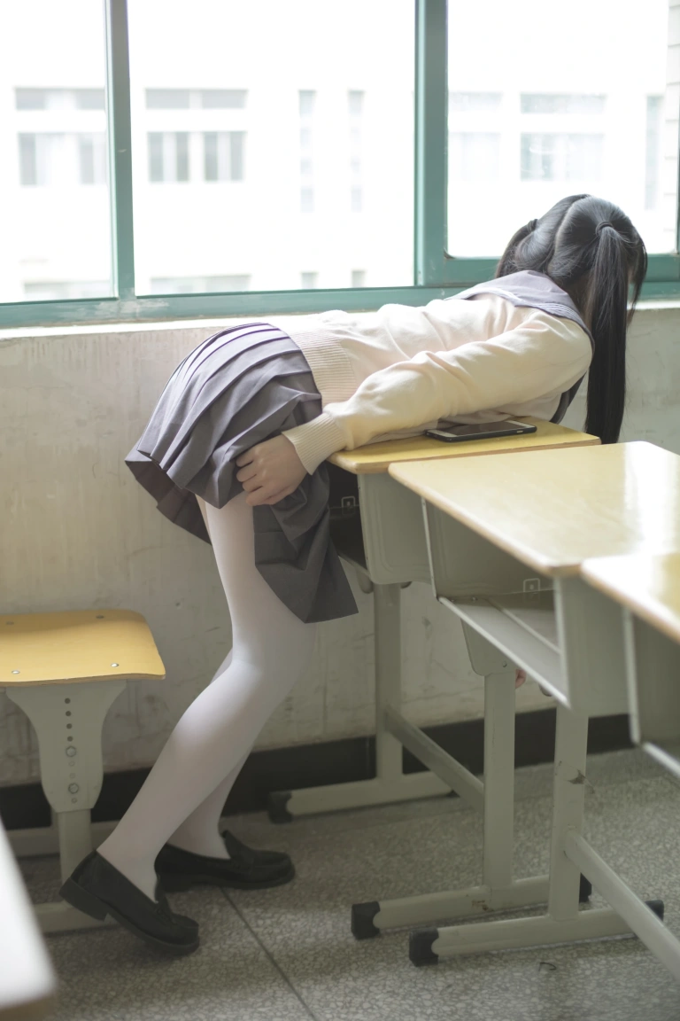 森萝财团《X-017》写真图集 99P+1V｜在线预览与图包下载