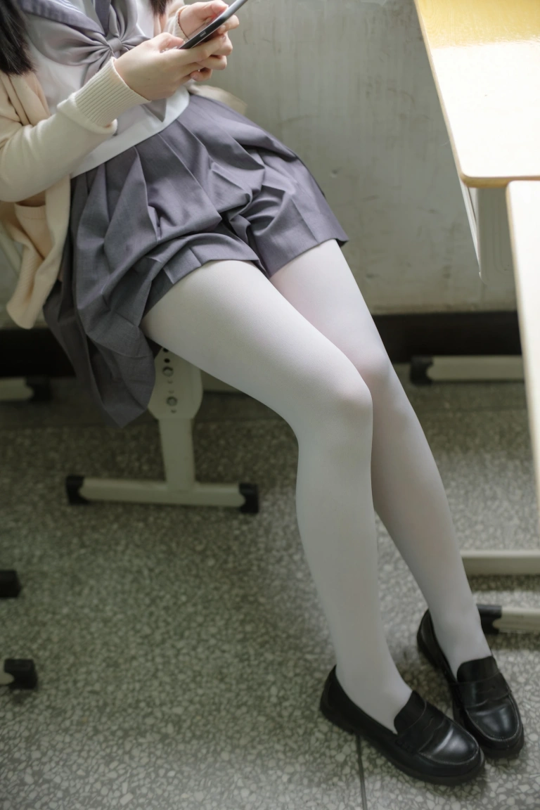 森萝财团《X-017》写真图集 99P+1V｜在线预览与图包下载