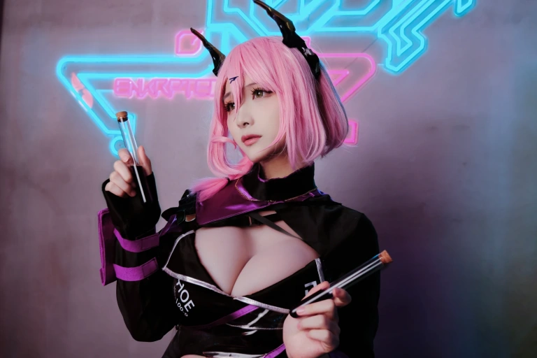 幼愛Youmeko《泰丝 TESS Set [Erophone]》写真图集 18P｜在线预览与图包下载