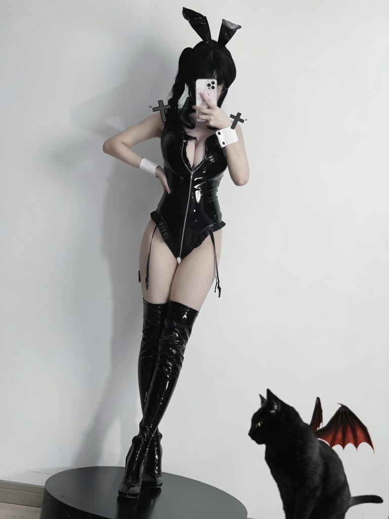 幼愛Youmeko《Patreon 黑漆皮高跟兔女郎》写真图集 29P｜在线预览与图包下载